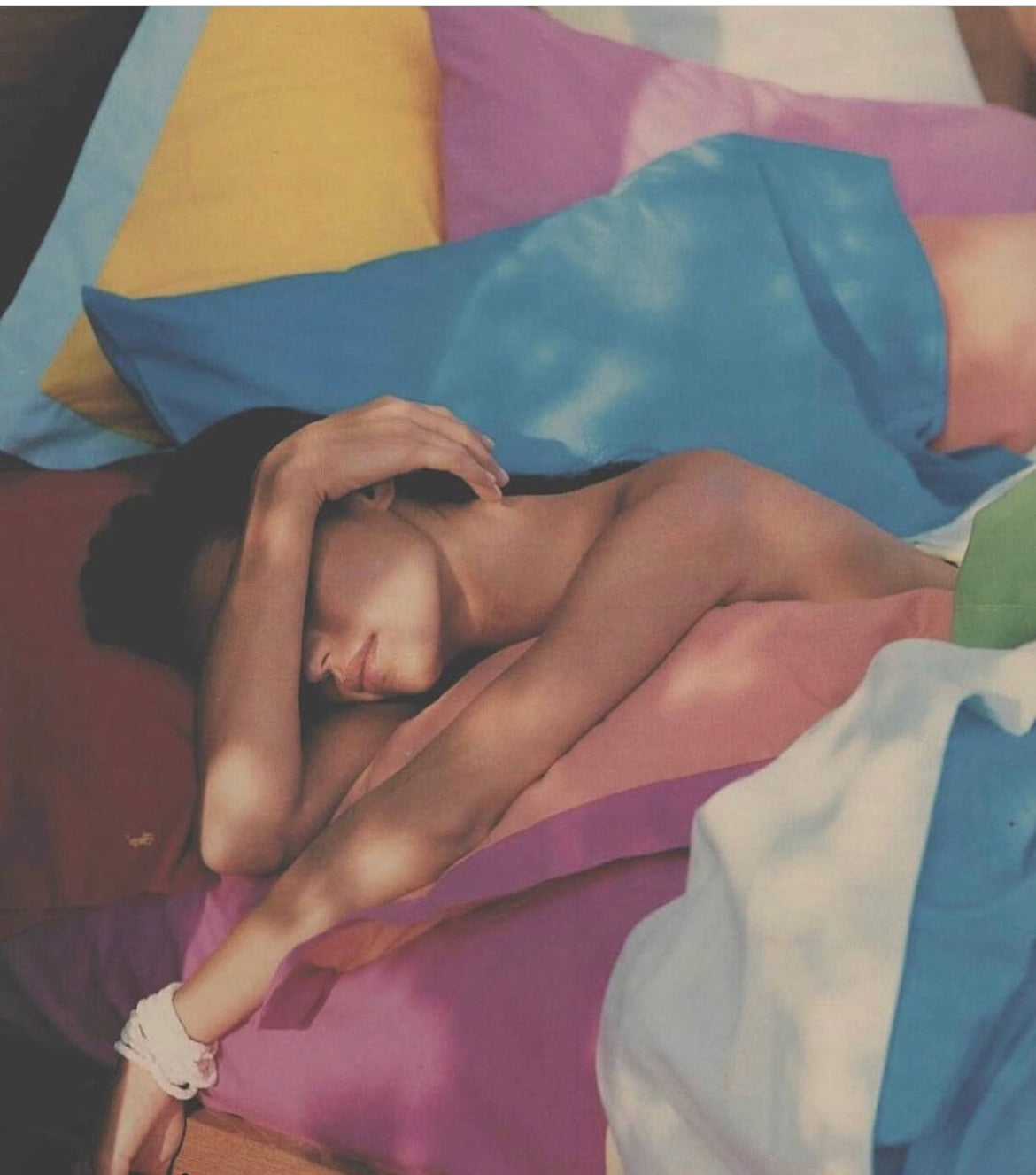 Your cell phone screen is disturbing your sleep. Here's a tip to block it- red light mode