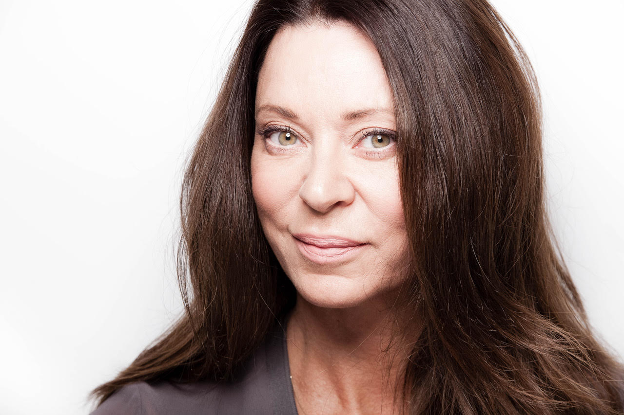 Agent Woman Nichola Joss