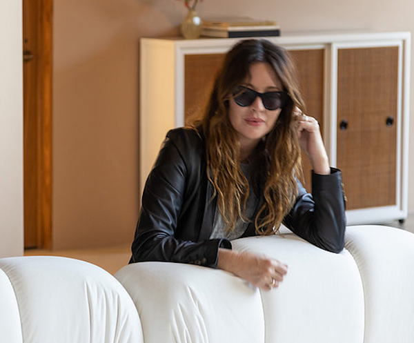 Agent Woman Tiffany Howell