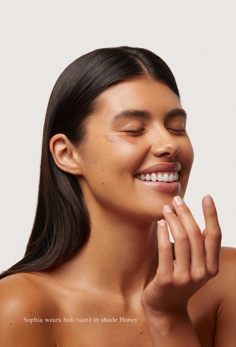 h o l i  ( s u n ) spf 50 dewy tinted skin drops Agent Nateur